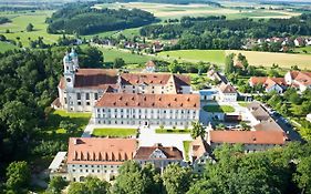 Hotel Kloster Holzen Allmannshofen Exterior photo